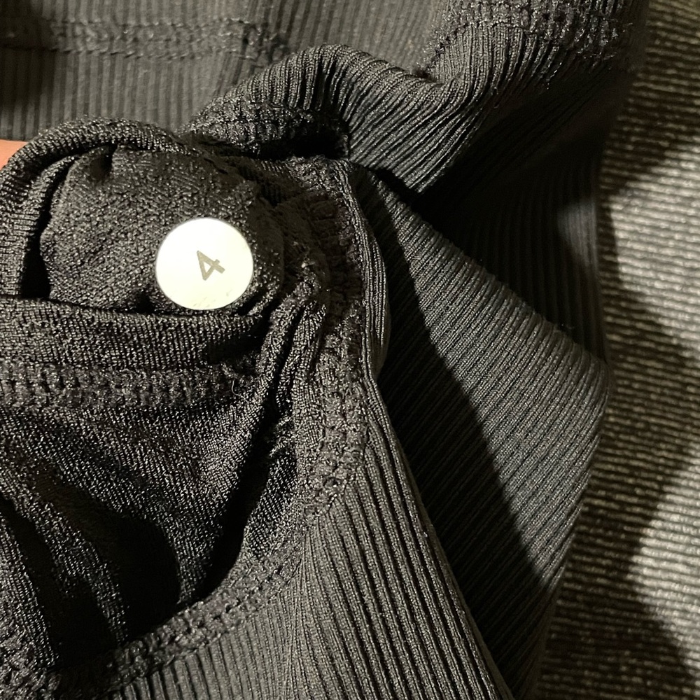 LULULEMON Run Switch Back 1/2 Zip Reversible Pullover grey black/black, size 4 - Picture 5 of 11